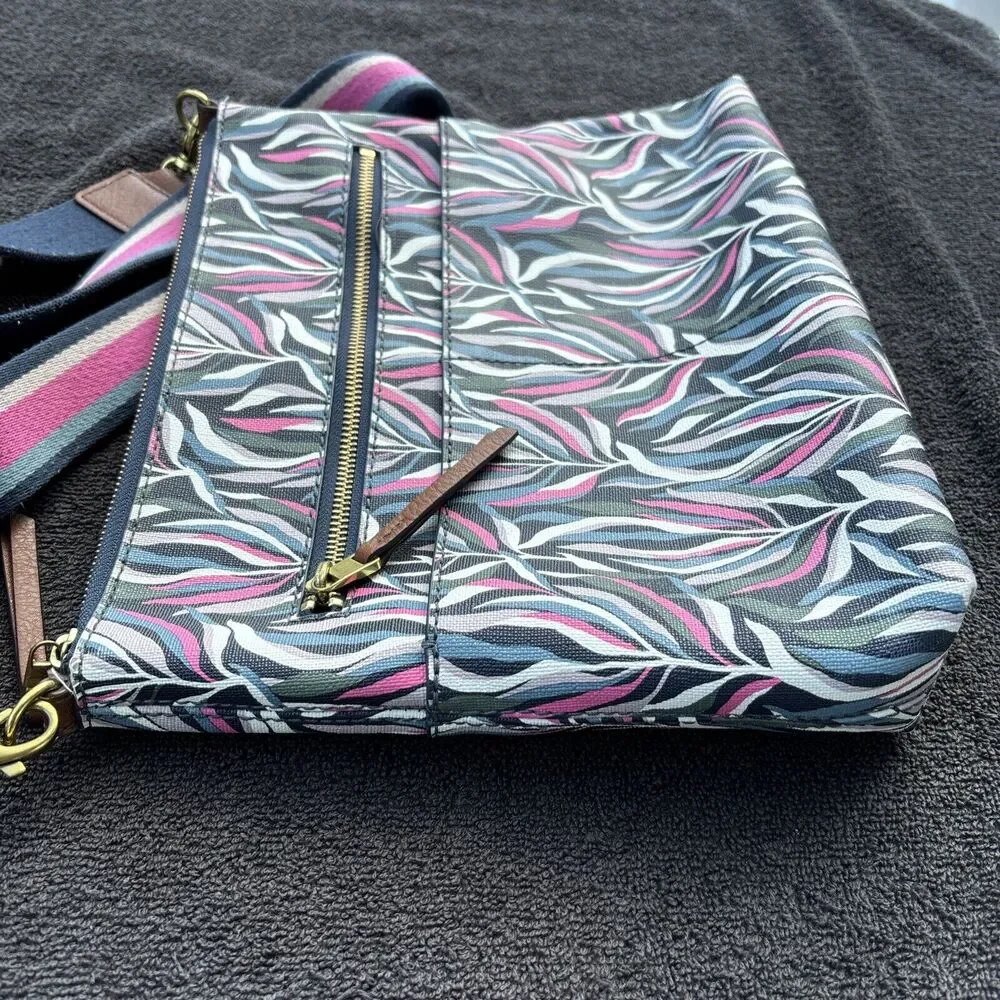 FOSSIL Multi-Colored Botanical PVC/Leather Crossbody Purse Bag Preowned - Picture 4 of 13